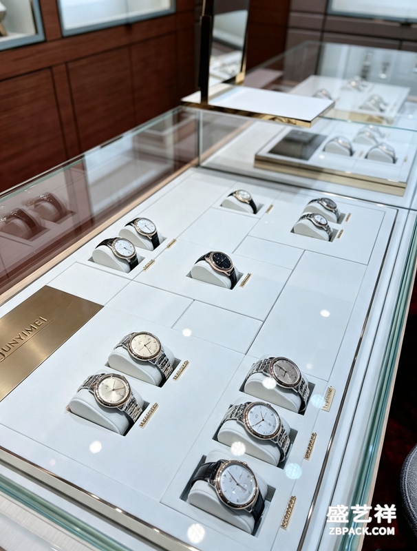 手表展示架,白框金边,多格托盘,腕表陈列,专柜道具,品牌旗舰店,盛艺祥品牌,轻奢布景,首饰收纳 | White Frame Gold-Trim Multi-Slot Watch Display Tray TP23 - 细节图2