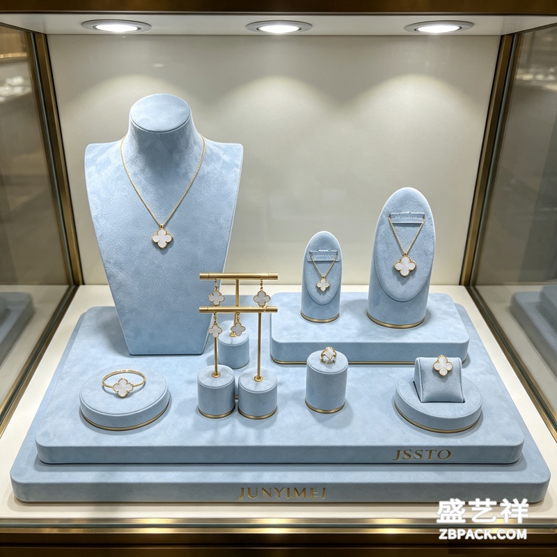 浅蓝金边四叶草套饰珠宝橱窗套装 CC64 | Light‑Blue Gold‑Trim Clover Jewelry Display Set CC64 - 细节图4