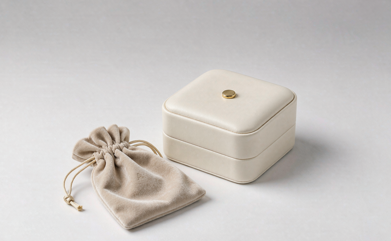 装袋前，盒子里那层缓冲 | The Cushion Before the Pouch
