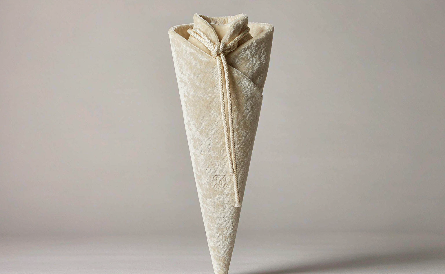 长条绒布袋，抽绳怎么收得紧 | Why the Drawstring Holds on a Slim Velvet Pouch