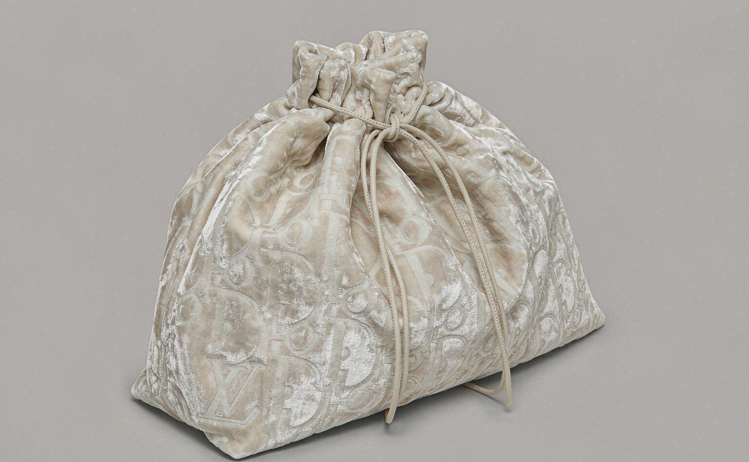 绒布束口袋，内外层怎么分工 | A Velvet Pouch's Two Layers of Protection