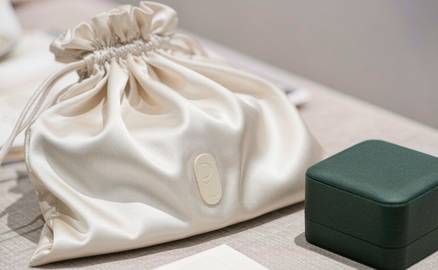 珠宝袋定制，客户要的变了 | Pouches Aren't Just Cheap Now: What Buyers Want Changed