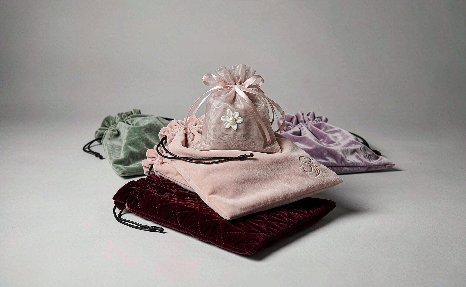 回礼袋不必大货，小批也体面 | Member Gifts: Small-Batch Pouches That Still Look Right